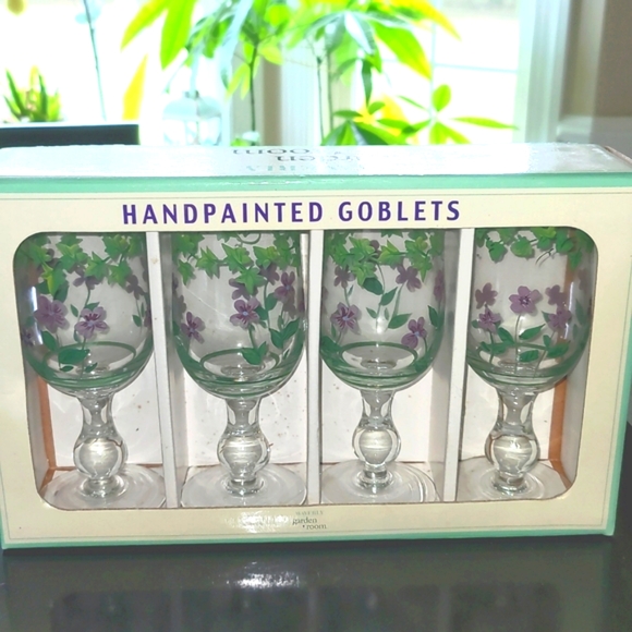 Waverly Garden Room "Sweet Violets" 4 pack Goblets NIB - Picture 2 of 13